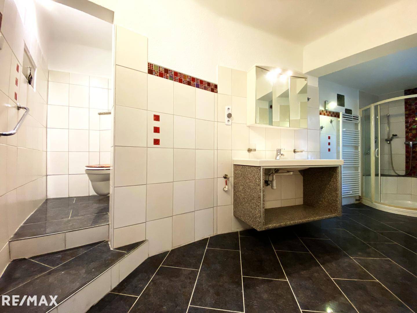 EG Badezimmer 1