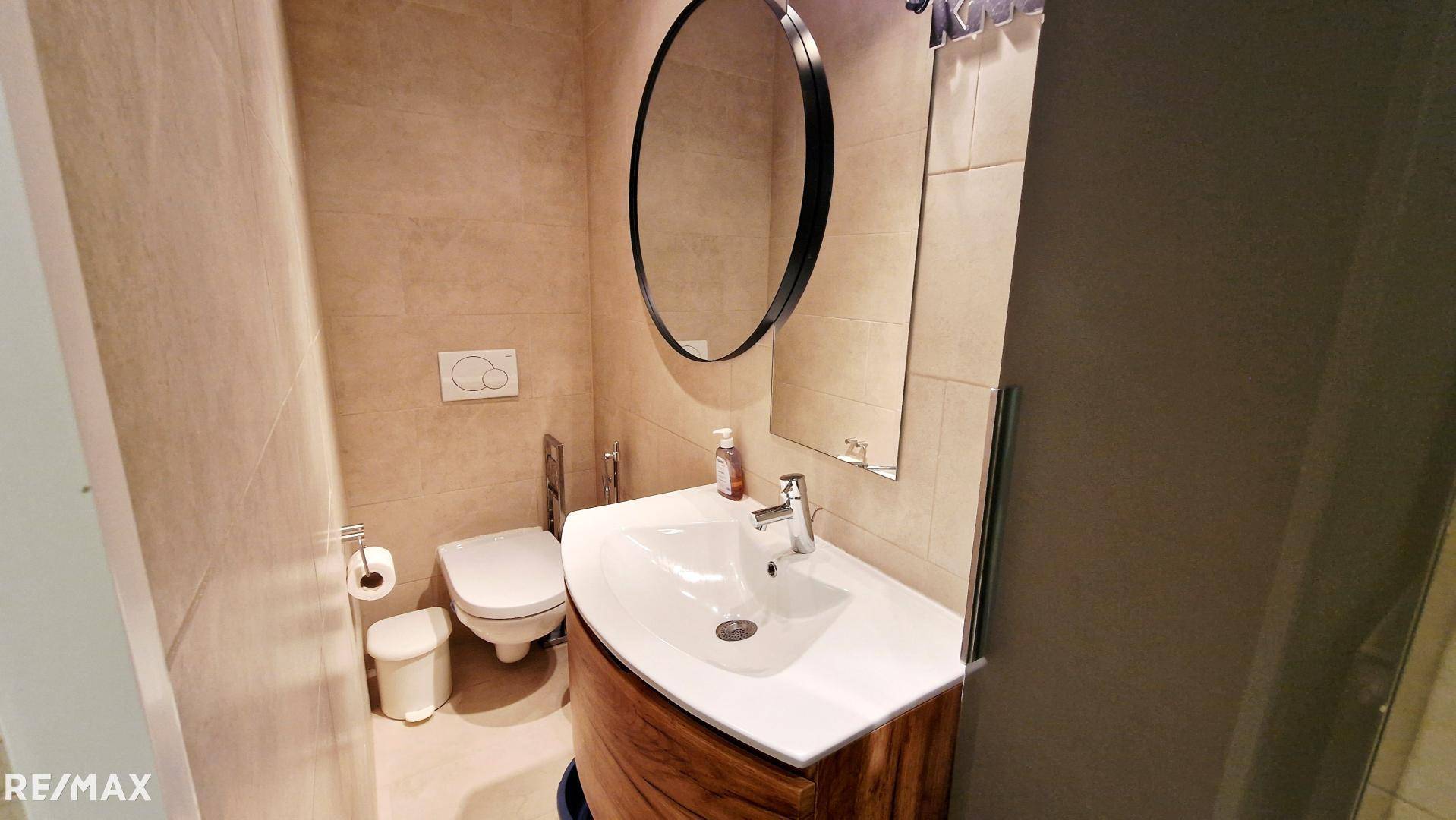 Dusche und WC