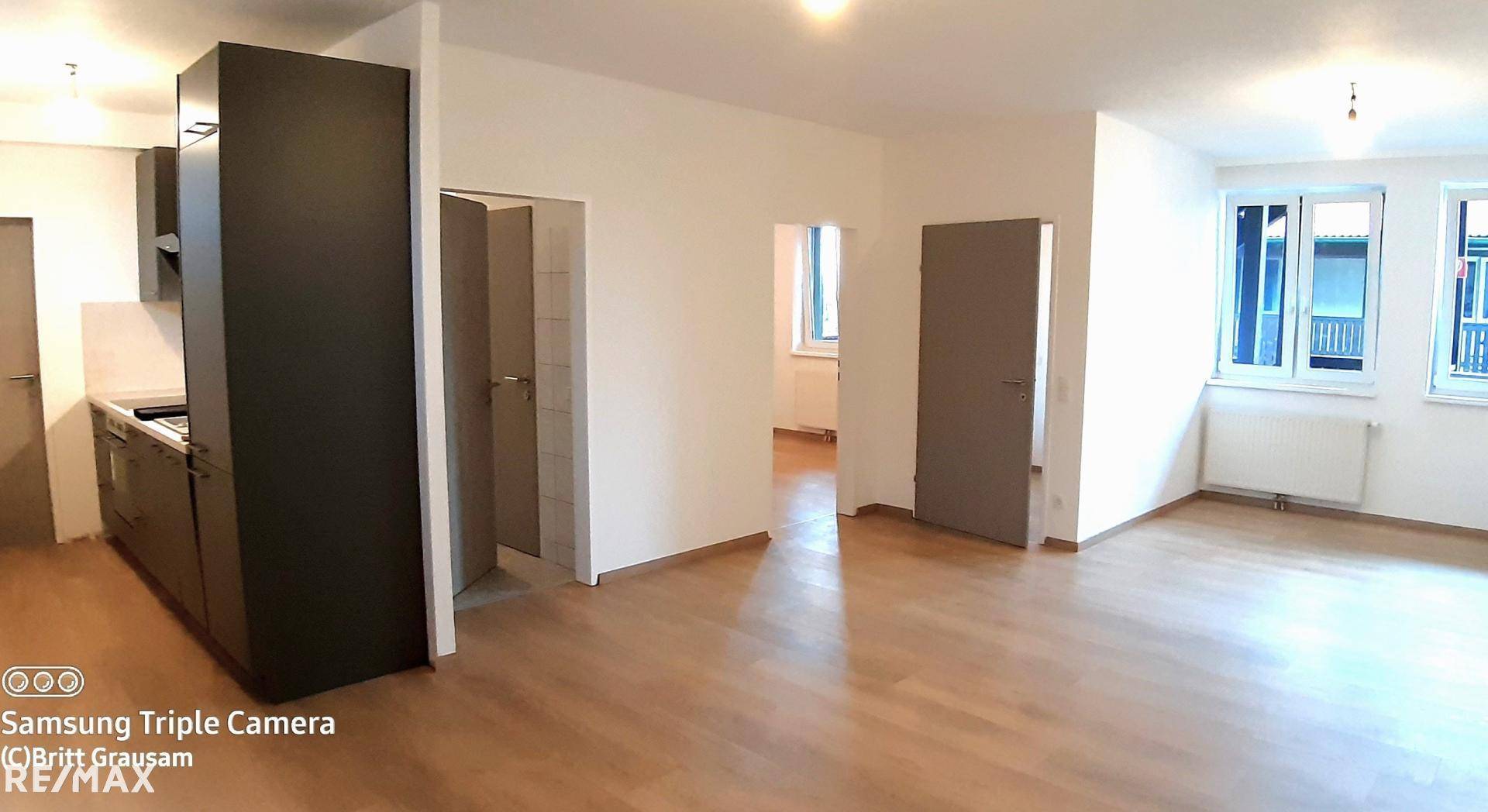 Küchenzeile und Wohn- Esszimmer