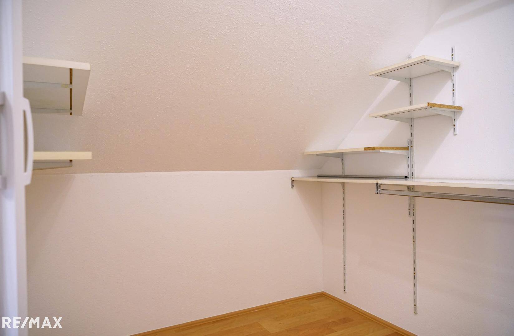 Schrankraum Schlafzimmer 1