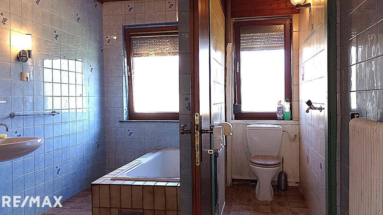 05 Badezimmer 1