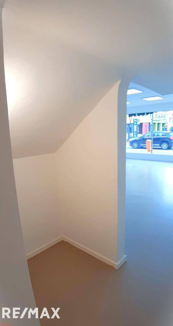 Kleine Niesche f. Garderobe