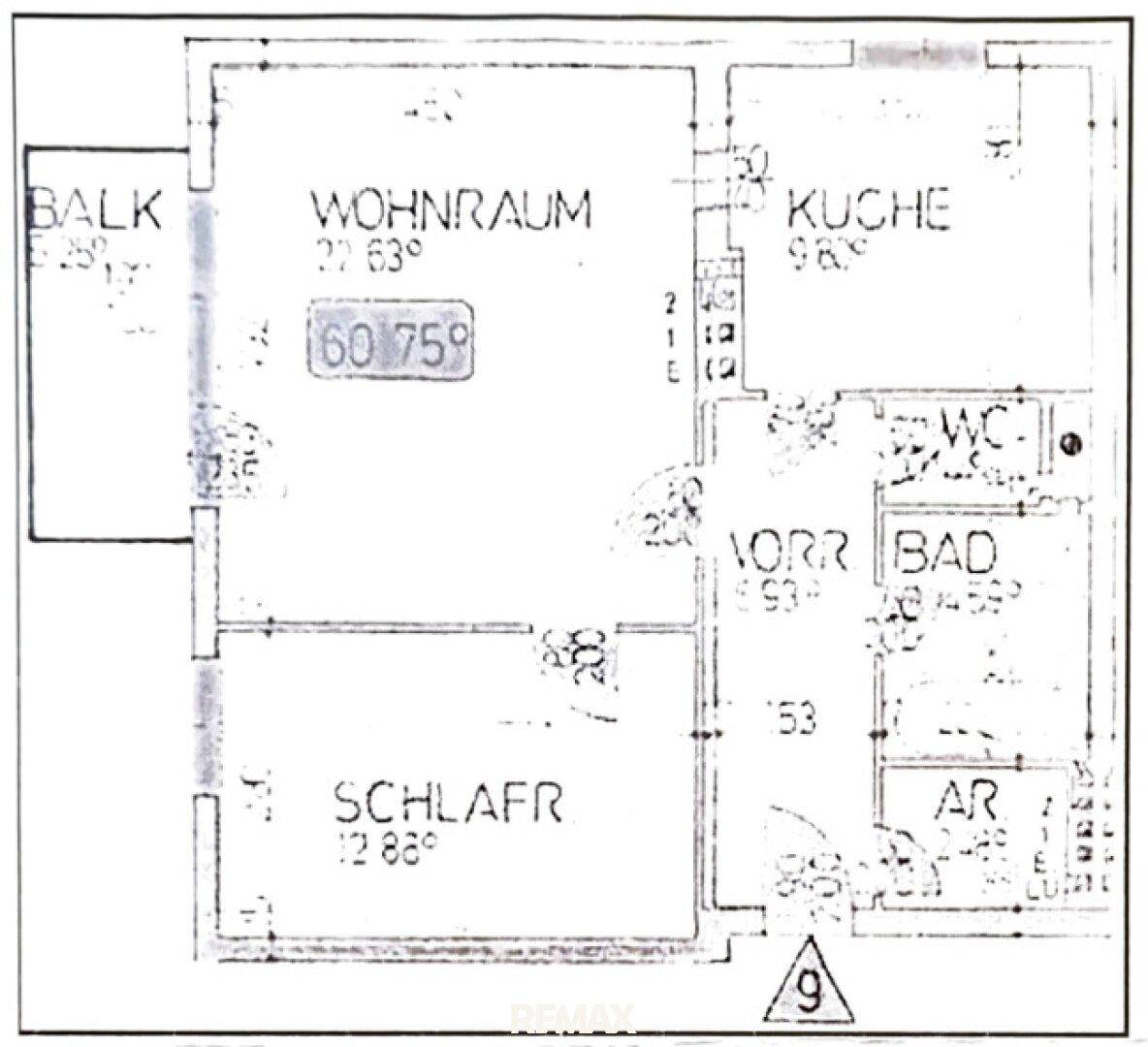 Grundriss der Wohnung mit Wohnraum, Küche, Schlafzimmer und Balkon.