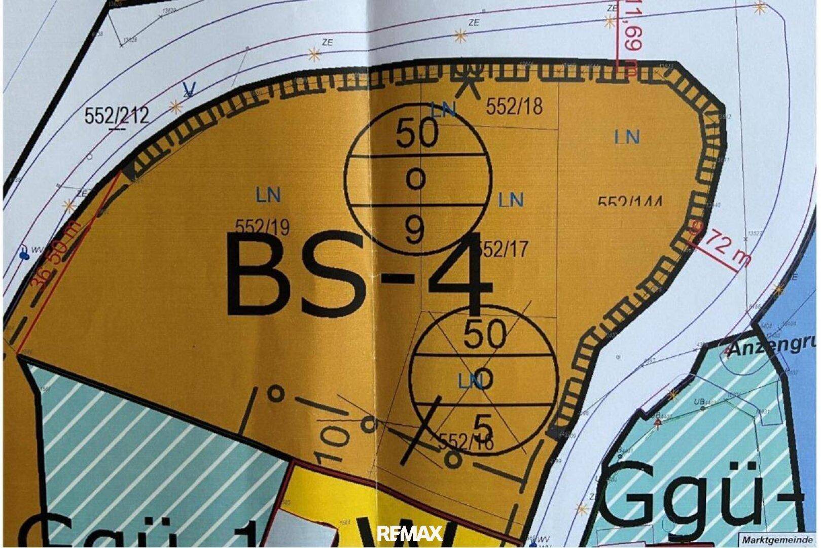 Katasterplan des Grundstücks mit Parzellennummern und Bebauungsgrenzen.