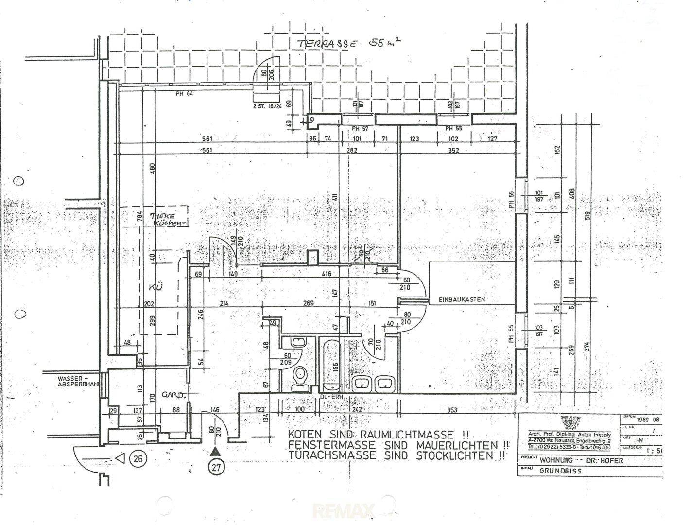 Technischer Grundriss mit Bemaßungen und Raumaufteilung der Immobilie.