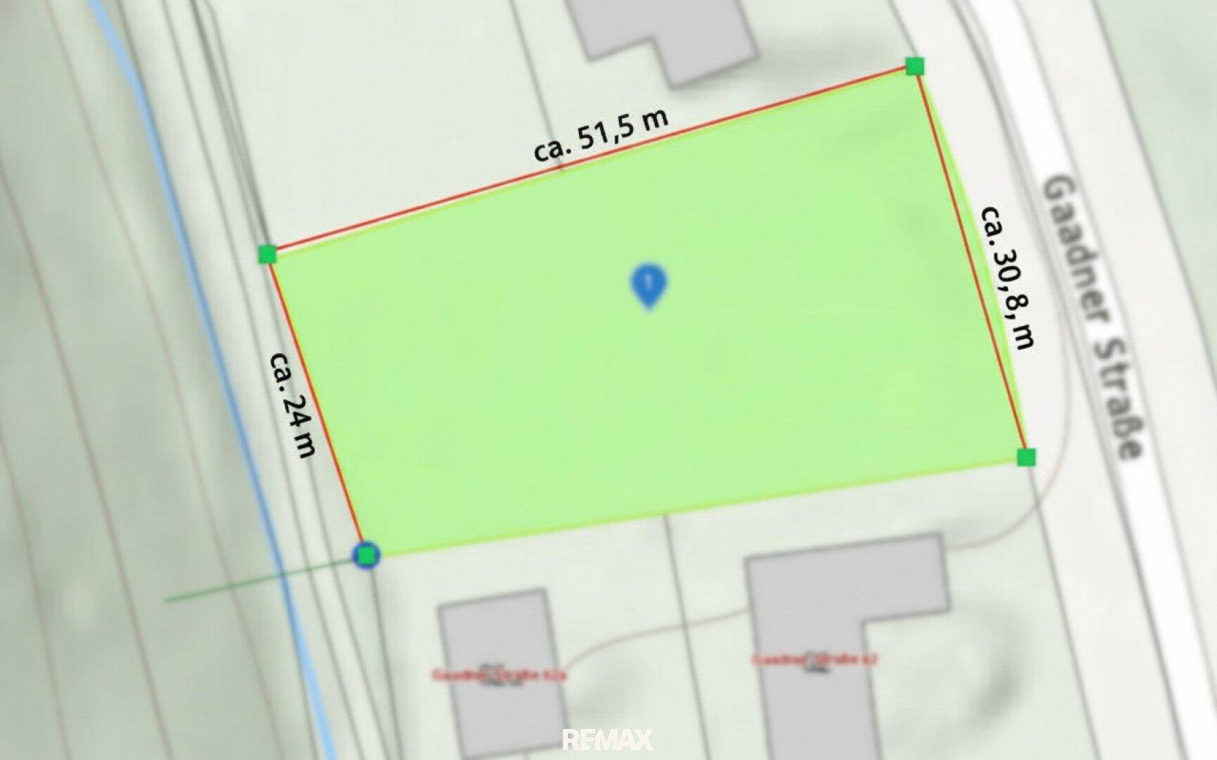 Katasterplan des Grundstücks mit eingezeichneten Maßen und der Gaadner Straße.