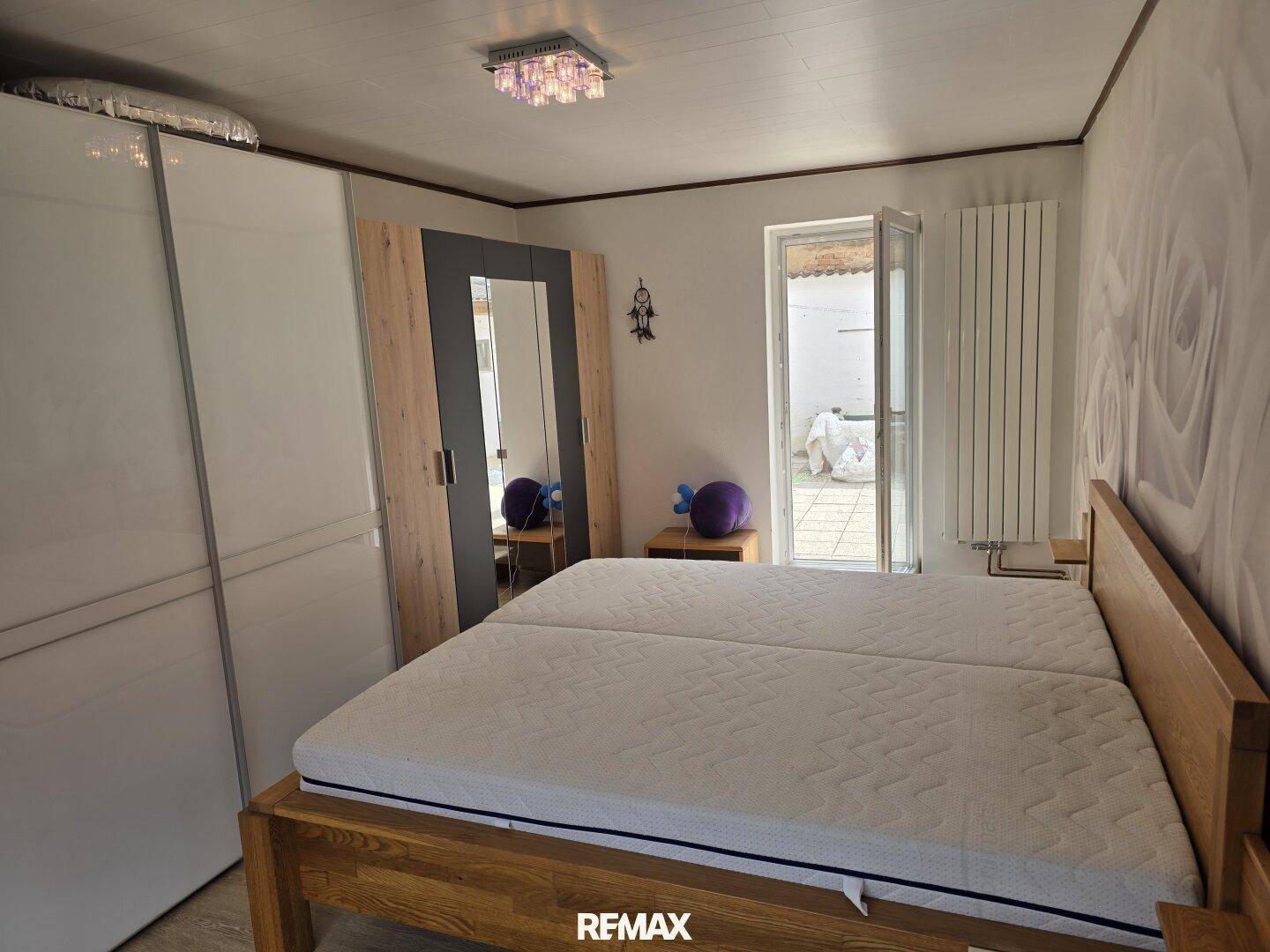 Schlafzimmer, Tür z. Innenhof, Originalbild