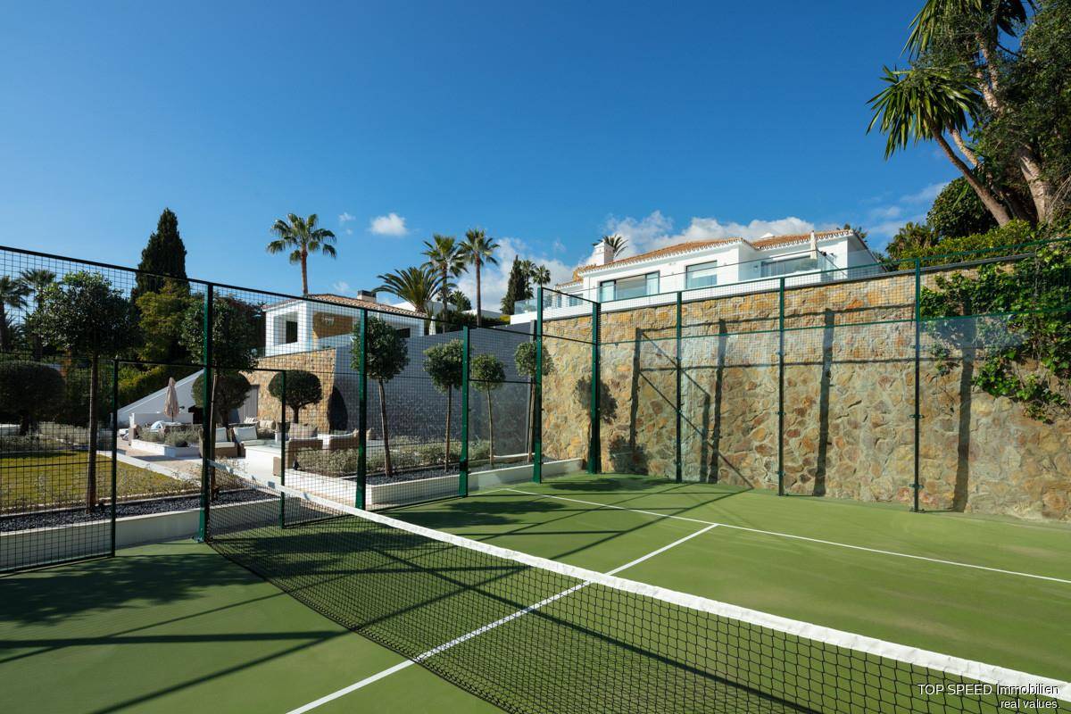 Photo: Villa in Nueva Andalucia