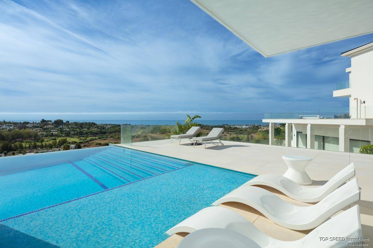 Photo: Villa in Estepona