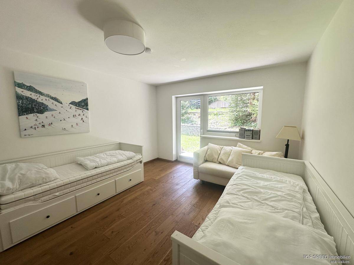 Schlafzimmer 1 - B1