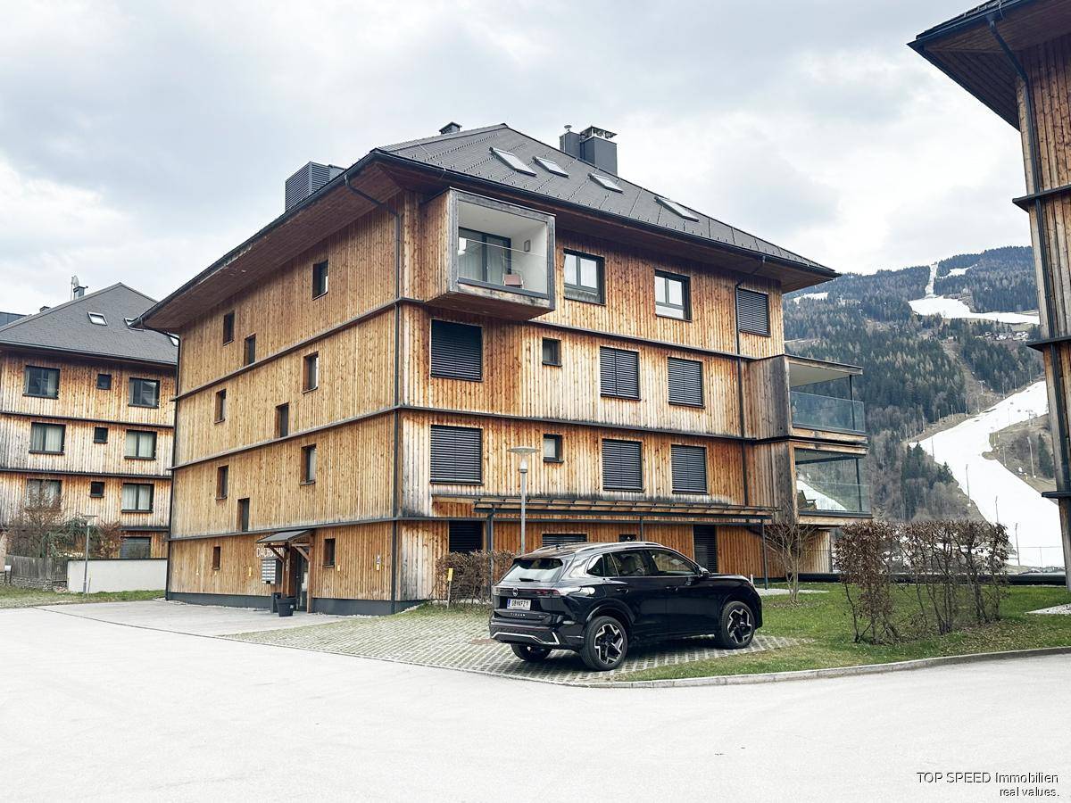 Anicht Eingang Haus Dachstein B1