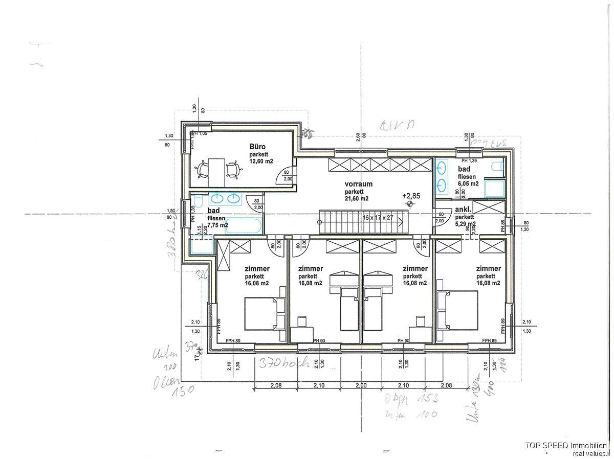 Grundriss des Obergeschosses mit Schlafzimmern, Bad und Büro.