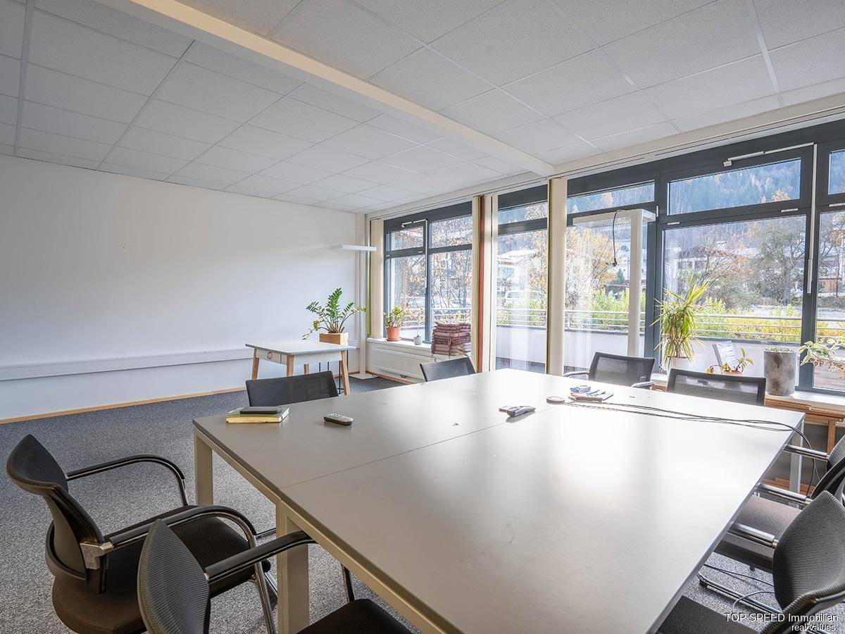 Ihr neuer Unternehmensstandort in Schladming – 7 Büroräume, Besprechungsraum &amp; eine sonnige Terrasse - Ansicht 5