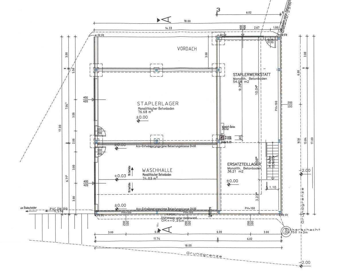 Grundriss des Erdgeschosses mit Staplerlager, Waschhalle und Ersatzteillager, detailliert bemaßt.