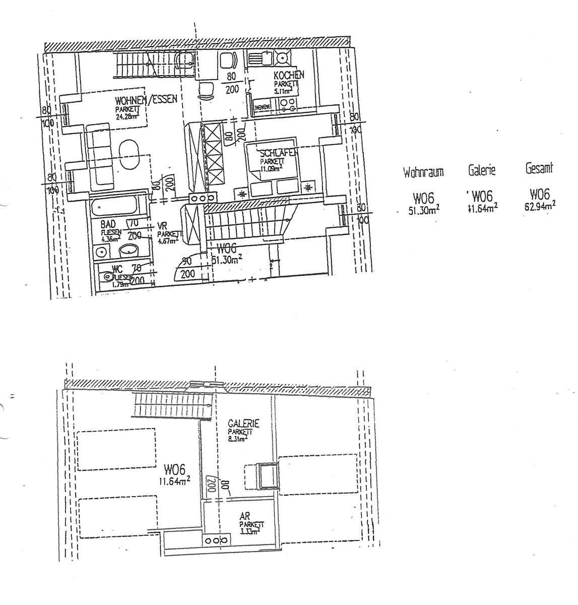 Grundriss einer Maisonette-Wohnung mit Wohn-Essbereich, Schlafzimmer und Galerie.