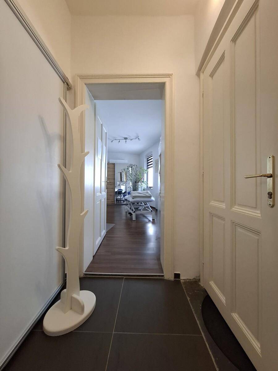 RUHIGER BEHANDLUNGSRAUM IN CHARMANTEM ALTSTADTHAUS – IDEAL FÜR GESUNDHEIT &amp; WOHLBEFINDEN - Ansicht 6