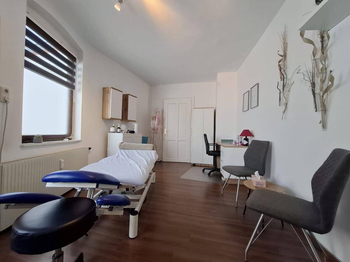 RUHIGER BEHANDLUNGSRAUM IN CHARMANTEM ALTSTADTHAUS – IDEAL FÜR GESUNDHEIT &amp; WOHLBEFINDEN - Ansicht 2