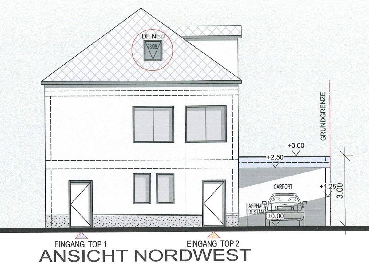 Ansicht der Nordwestfassade des Gebäudes mit Carport und zwei Eingängen.