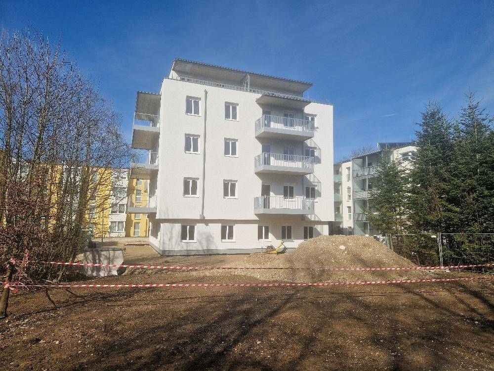 MÜNICHHOLZ !MEDIZINISCHES INNOVATIONSZENTRUM ! – další