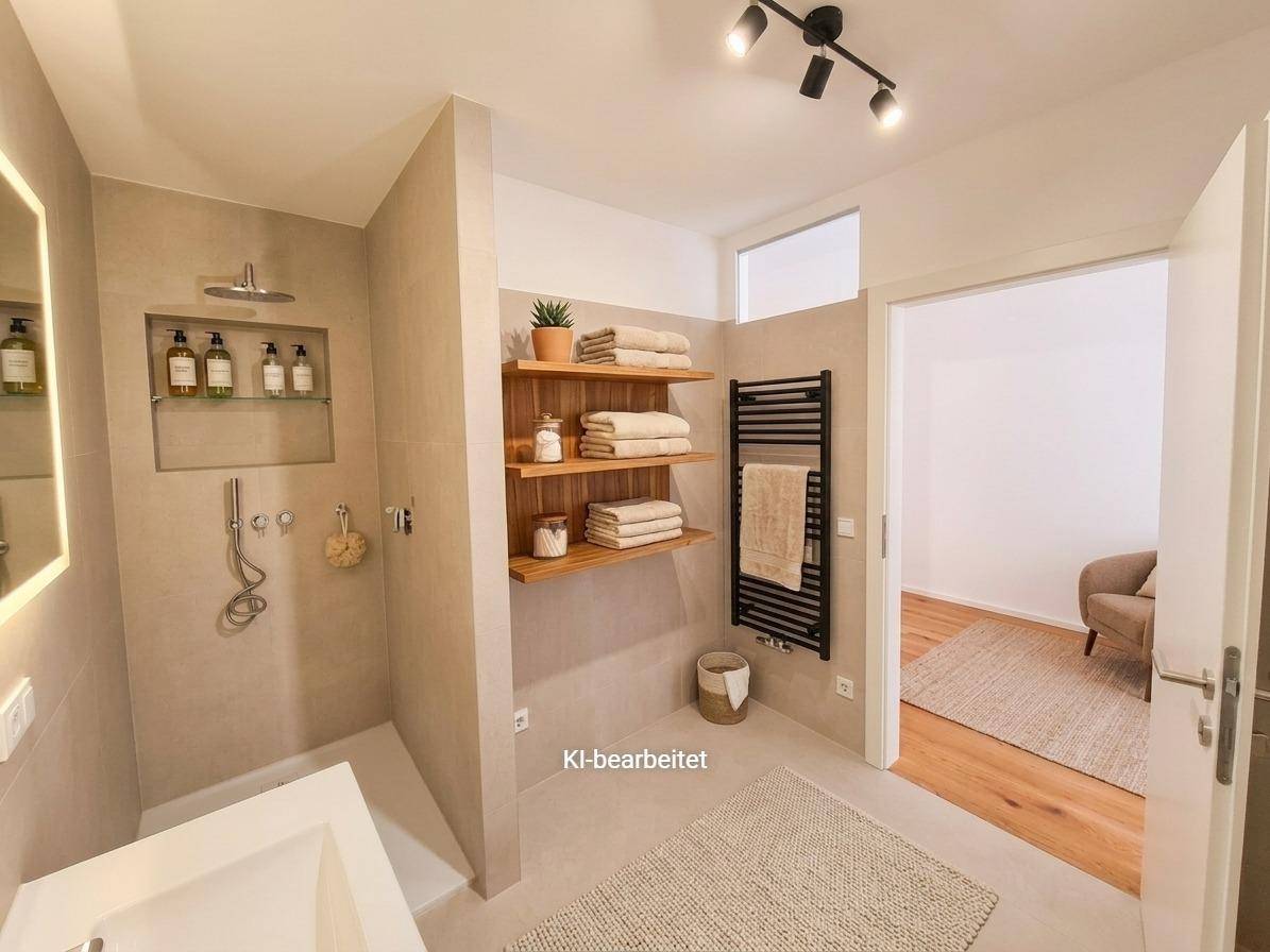 Modernes Badezimmer mit begehbarer Dusche, Holzregalen und beheiztem Handtuchhalter.
