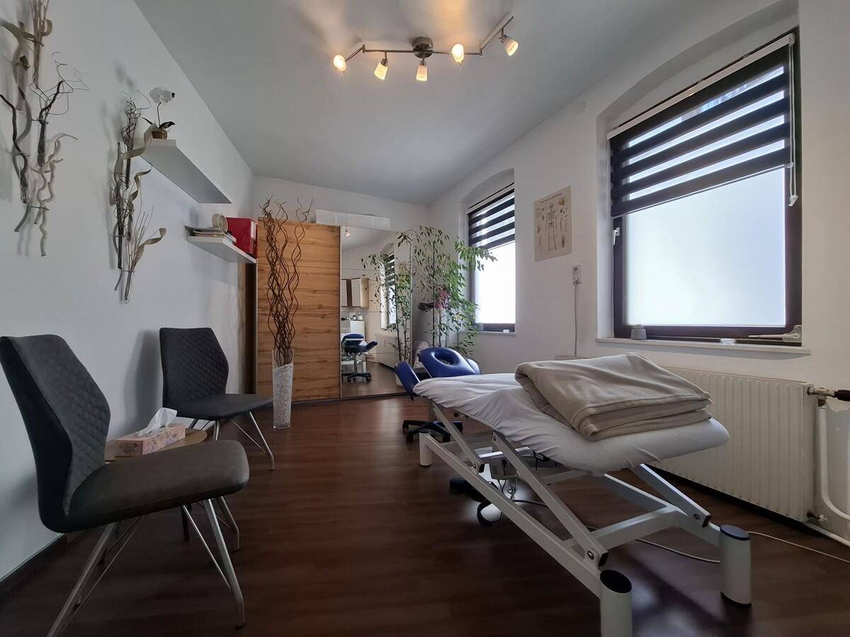 RUHIGER BEHANDLUNGSRAUM IN CHARMANTEM ALTSTADTHAUS – IDEAL FÜR GESUNDHEIT &amp; WOHLBEFINDEN - Ansicht 3