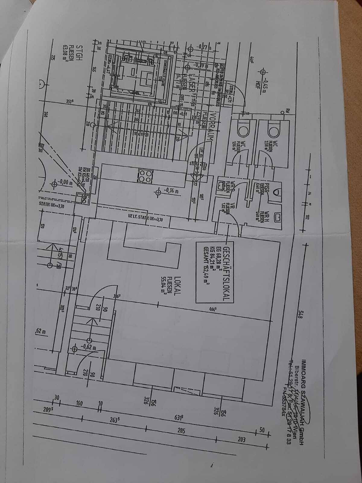 Grundriss eines Geschäftslokals mit Lagerflächen und technischen Räumen.