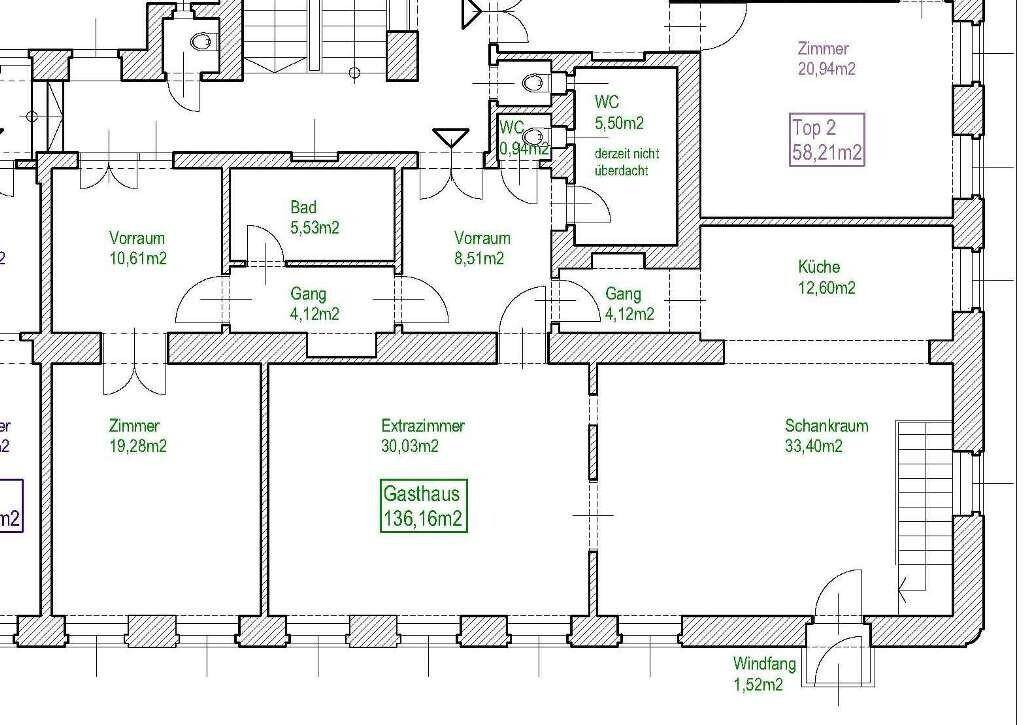 Detaillierter Grundriss einer Etage mit mehreren Zimmern, Küche und Bädern, inklusive Flächenangaben.