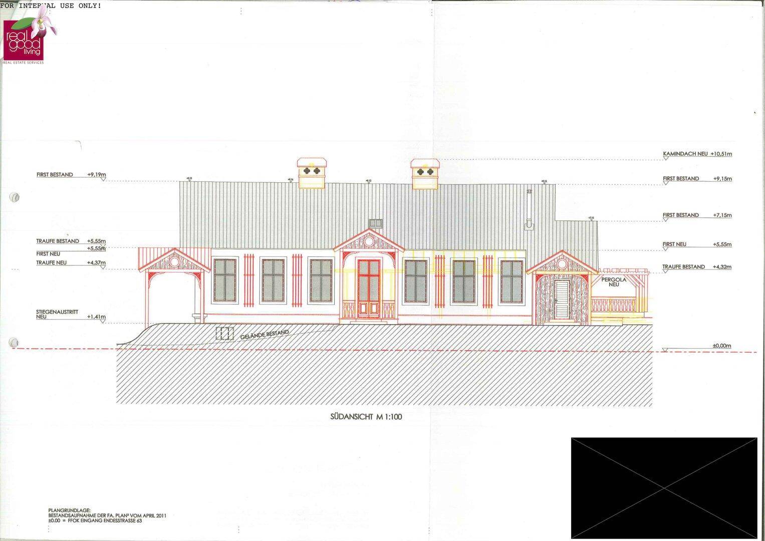 Südansicht des Gebäudes mit detaillierter Darstellung der Fassade, Fenster und Dachkonstruktion.