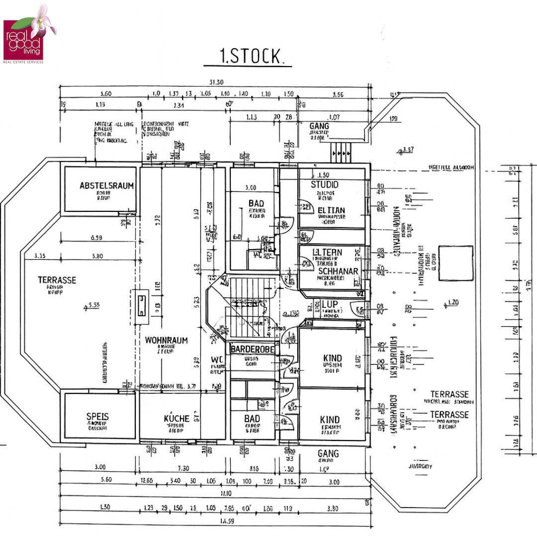 Grundriss des ersten Stocks mit Wohnraum, Küche, mehreren Schlafzimmern und Terrassen.