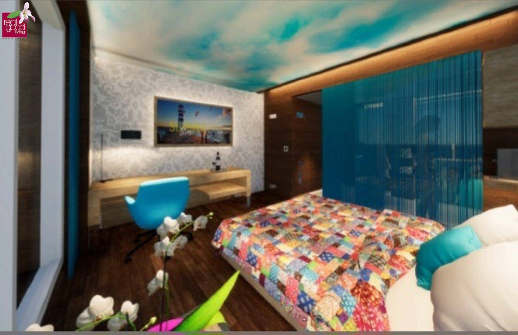 Helles Schlafzimmer mit Holzboden, modernem Dekor und einem Fernseher an der Wand.