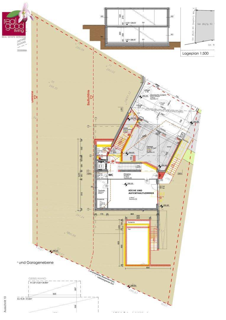 Grundriss des Erdgeschosses mit Grundstücksplan, Garage und Außenbereich der Villa.