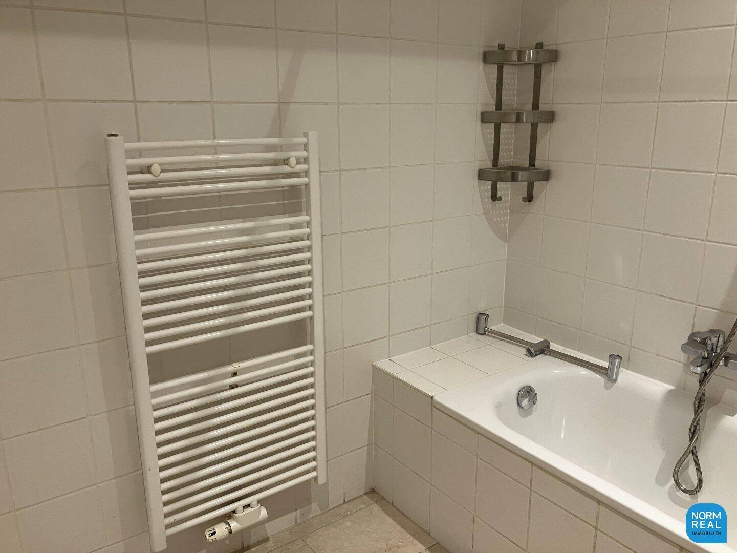 Bad mit Wanne