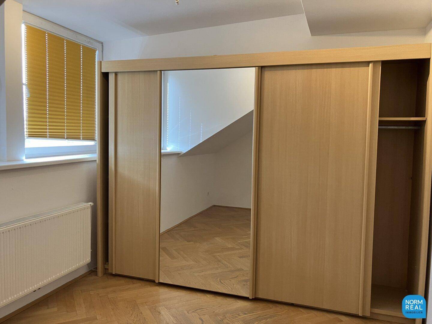 Schrank Schlafzimmer