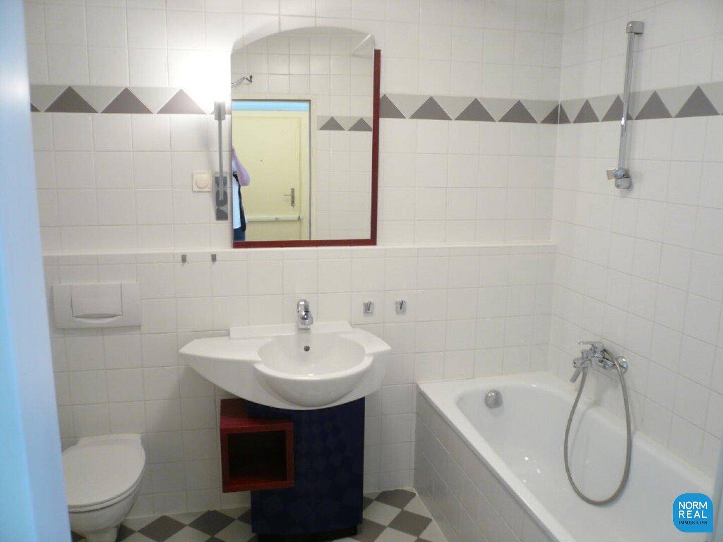 Bad mit Wanne