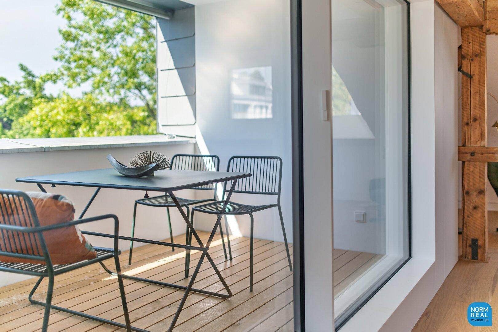 Generalsanierte Villa der Wiener Moderne mit Garten und Swimmingpool - Mehr