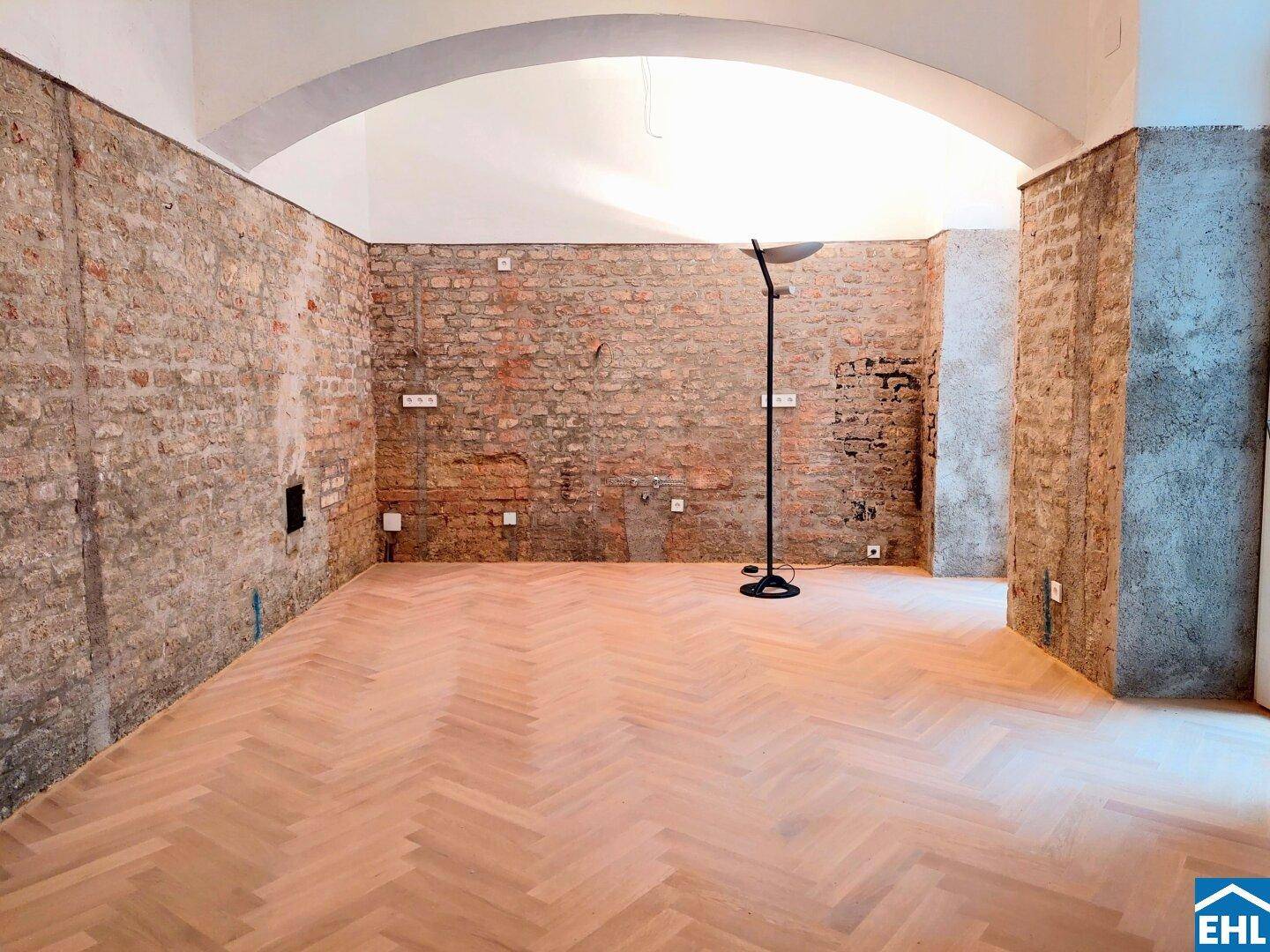 Modernisiertes Atelier im historischen Altbau in bester Stadtlage - Ansicht 3