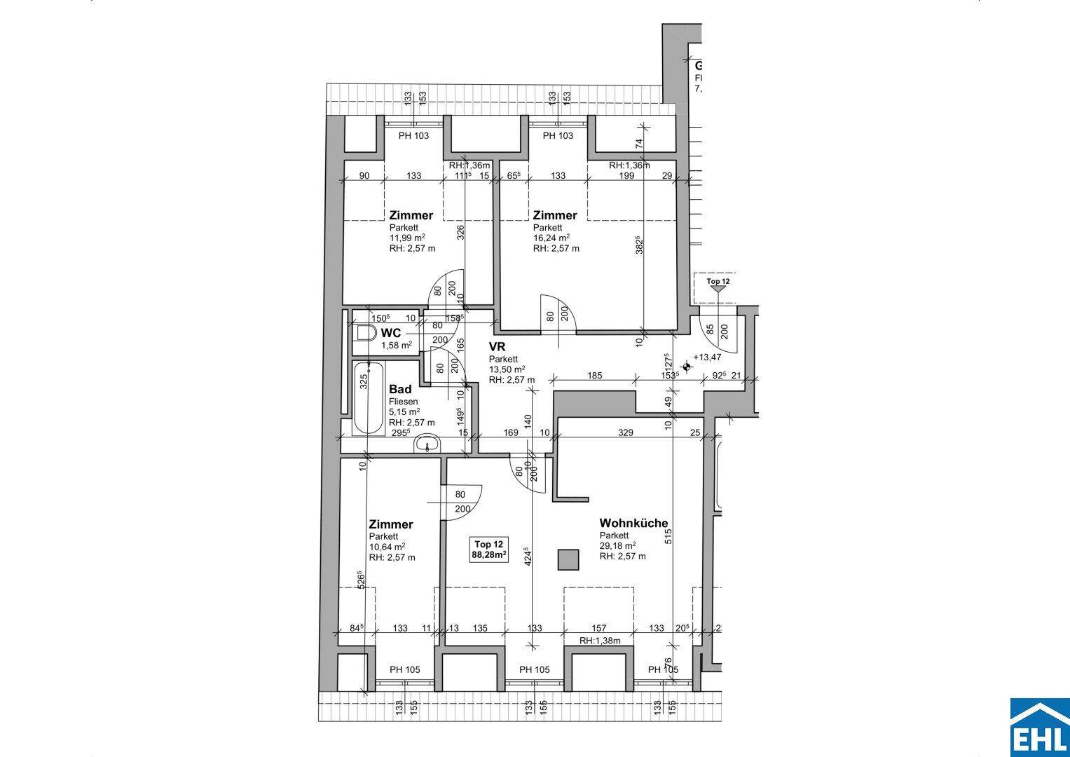 Detaillierter Grundriss einer Wohnung mit drei Zimmern, offener Wohnküche, Bad mit Wanne und Dusche sowie separatem WC.
