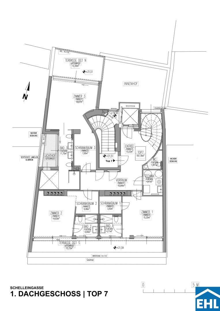 Grundriss des ersten Dachgeschosses mit drei Zimmern, zwei Bädern und Terrassen.