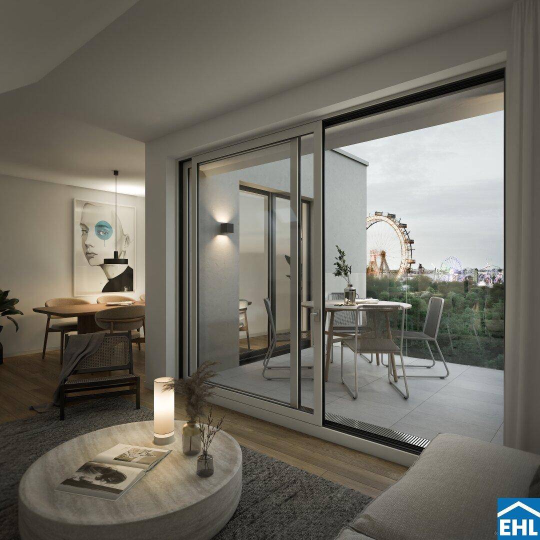 Moderner Wohn-Essbereich mit Schiebetür zum Balkon und Panoramablick auf die Stadt und das Riesenrad.