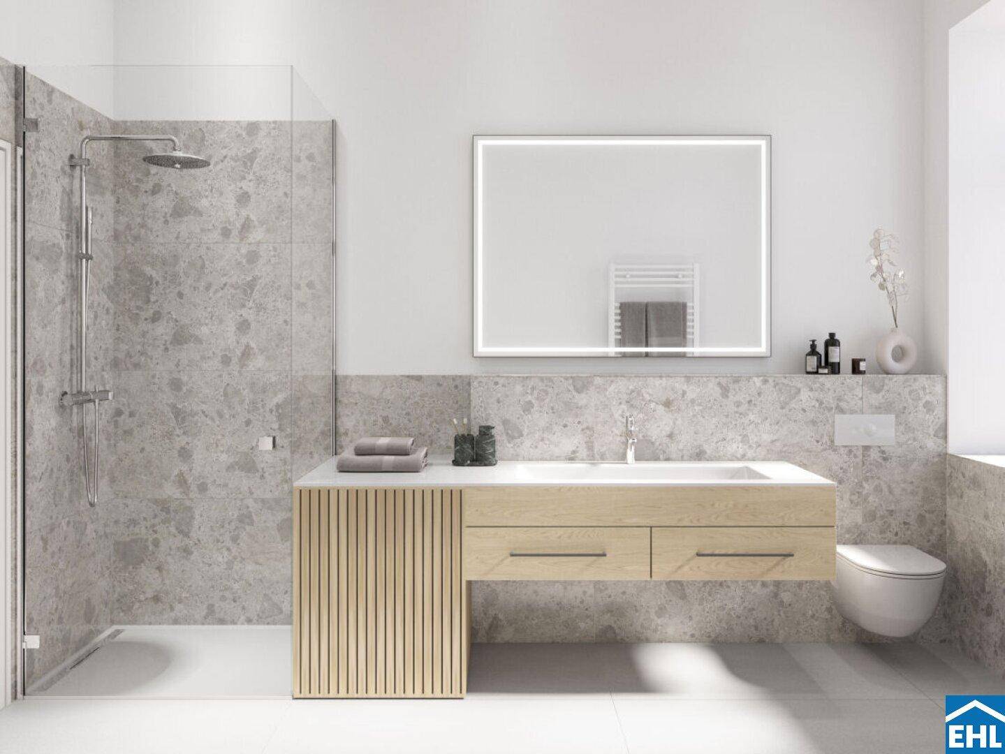 Modernes Badezimmer mit großer begehbarer Dusche, Wand-WC und eleganten Fliesen.