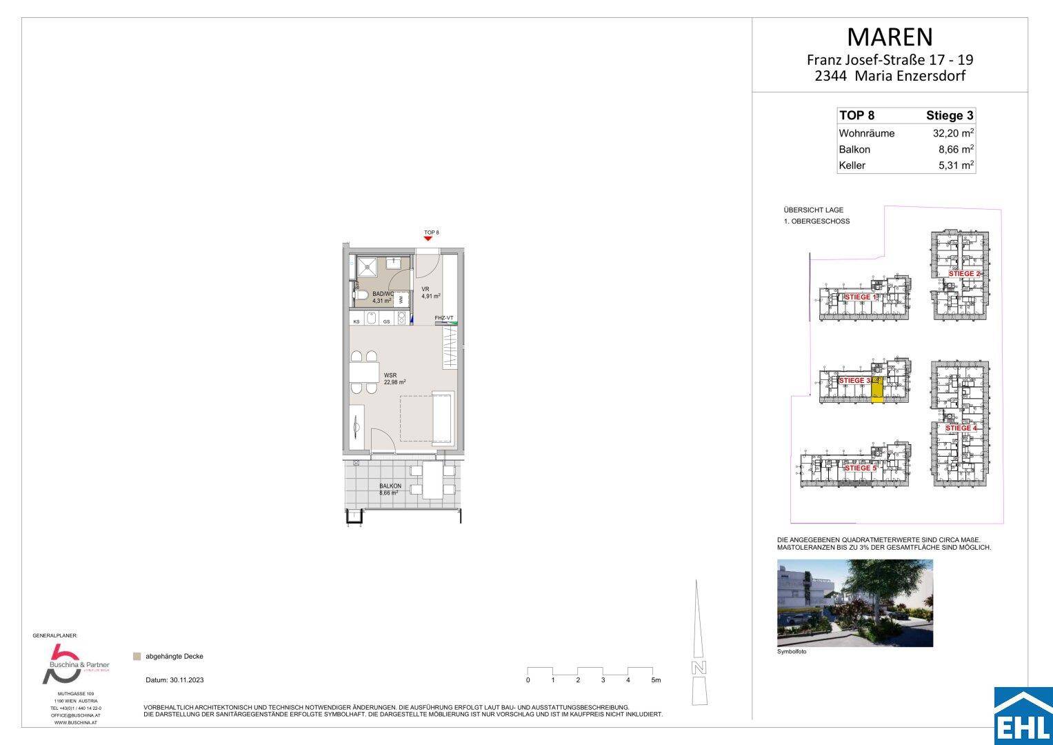 Grundriss einer Wohneinheit mit Balkon, Badezimmer und separatem WC in einem Neubau.