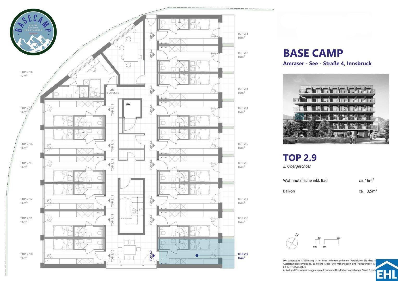 Grundriss eines Obergeschosses mit mehreren Wohneinheiten und Gemeinschaftsbereichen.