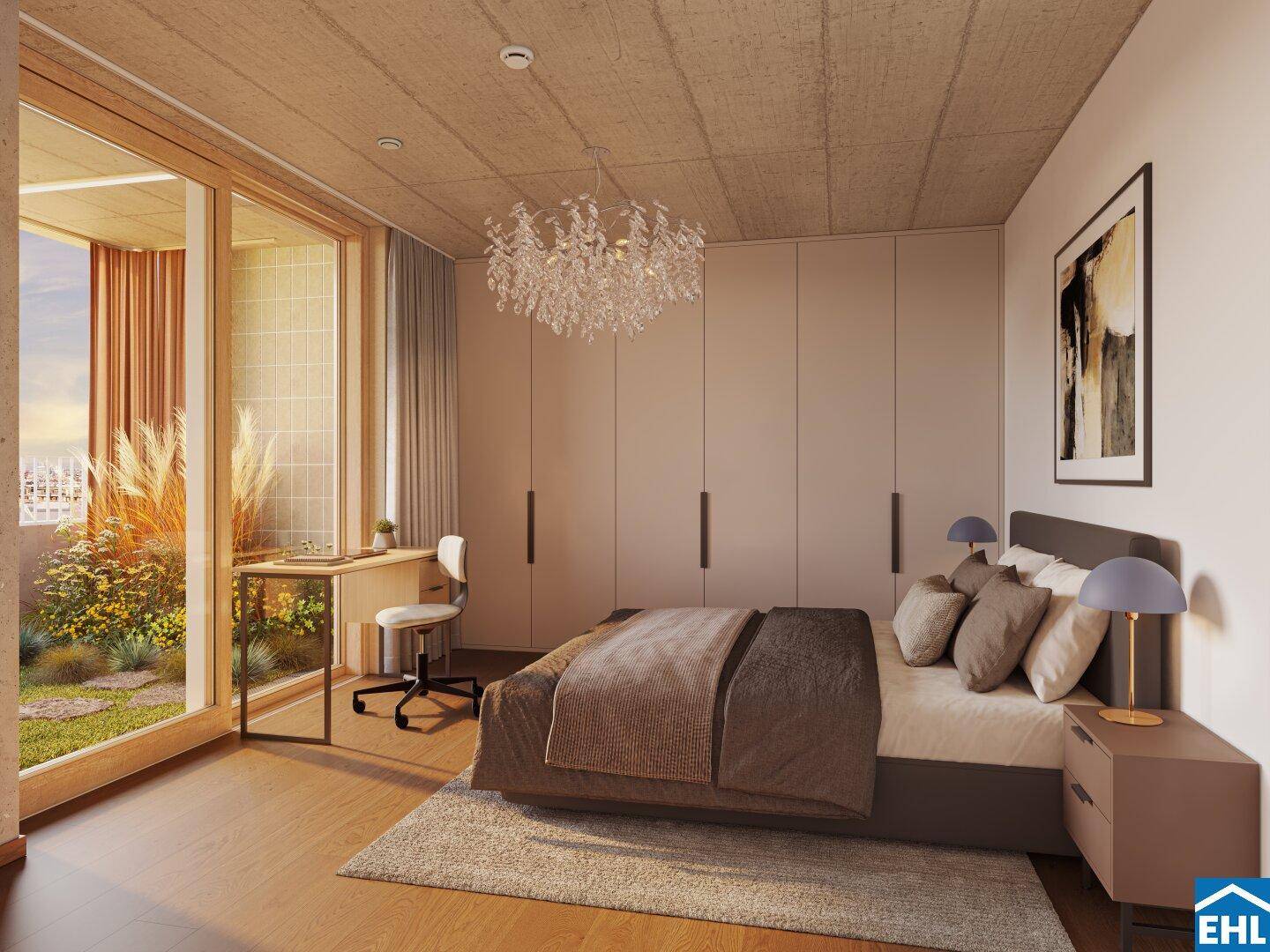 Modernes Schlafzimmer mit Einbauschränken, Holzboden und Zugang zu einer grünen Terrasse.