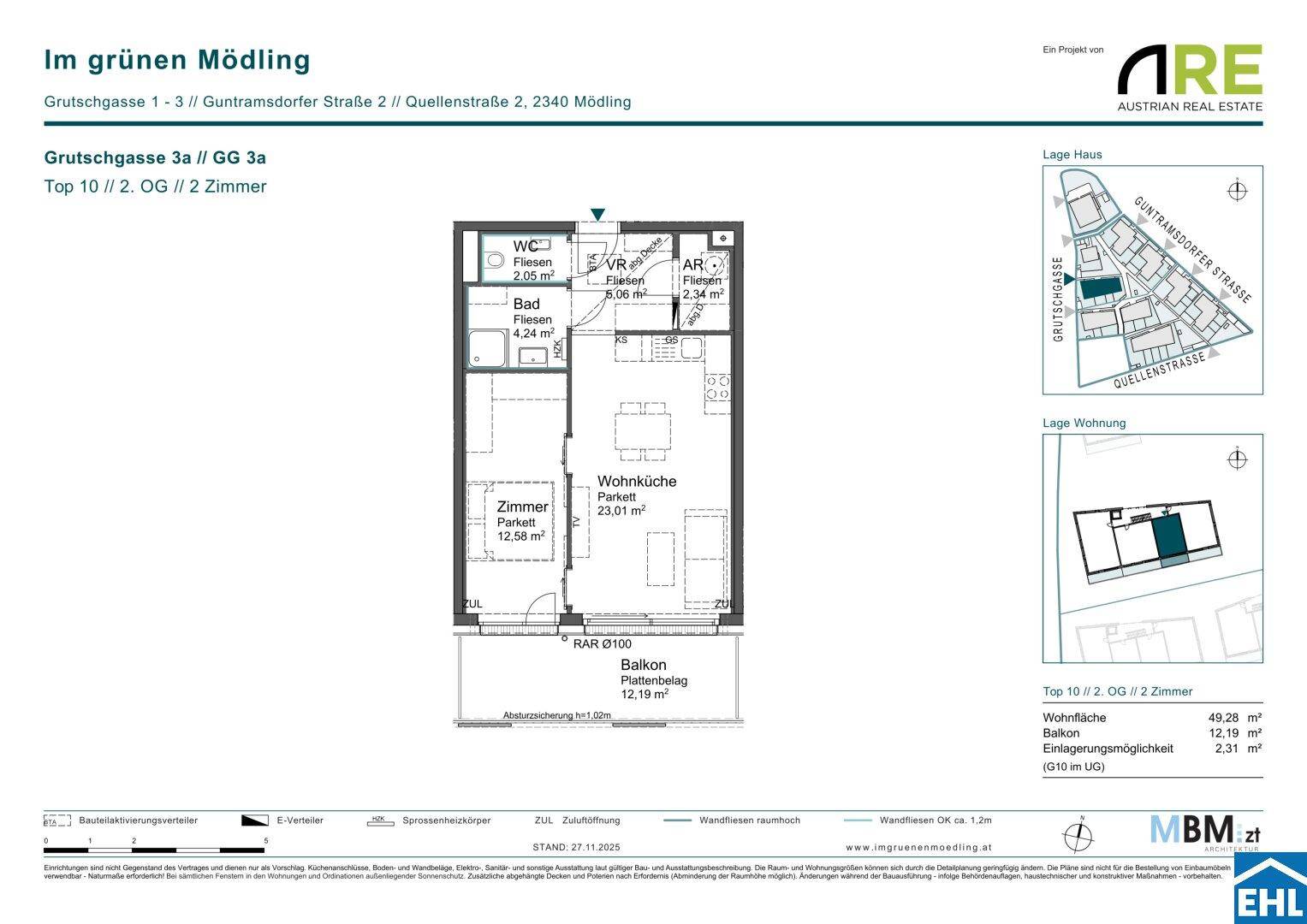 Grundriss einer Wohnung mit Wohnküche, Zimmer, Bad und Balkon.