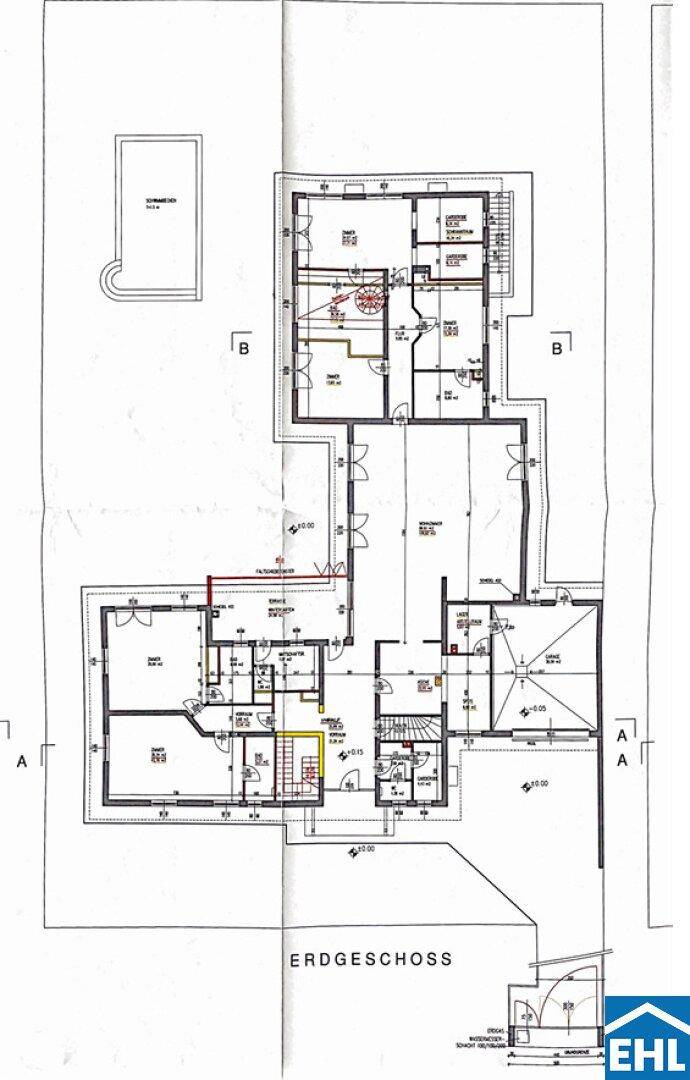 Grundriss des Erdgeschosses mit mehreren Räumen, Terrassen und einem Poolbereich.