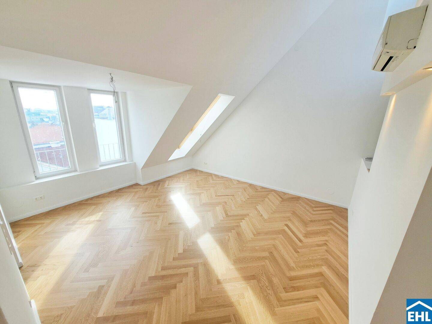 1150 Wien: 4 Zimmer-Dachgeschoß-Maisonettewohnung in U-Bahn-Nähe! - Radharc 4