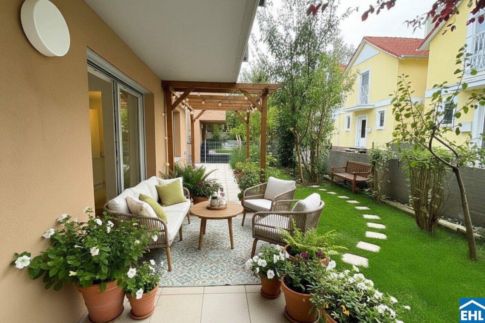 Gemütliche Terrasse mit Sitzgelegenheiten, Pergola und direktem Zugang zum gepflegten Garten.