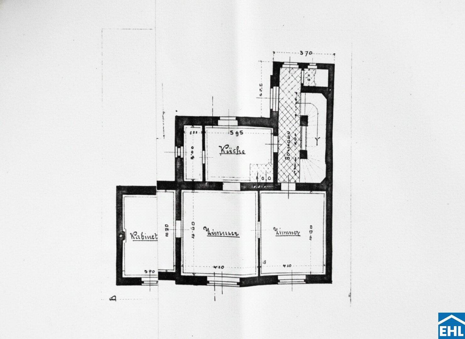 Detaillierter Grundriss mit Küchenbereich und weiteren Zimmern, bietet Einblick in die Raumaufteilung.