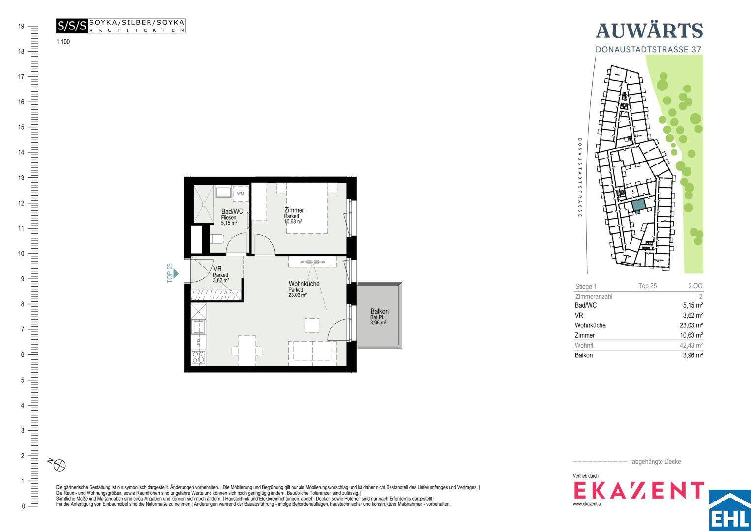 Detaillierter Grundriss einer Wohnung mit Wohnküche, Schlafzimmer und Balkon.
