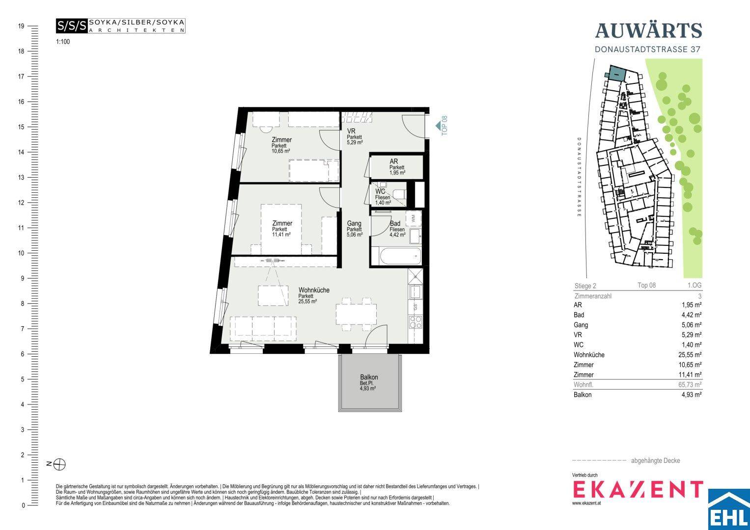 Grundriss einer Wohnung mit zwei Zimmern, Wohnküche, Bad, WC und Balkon.
